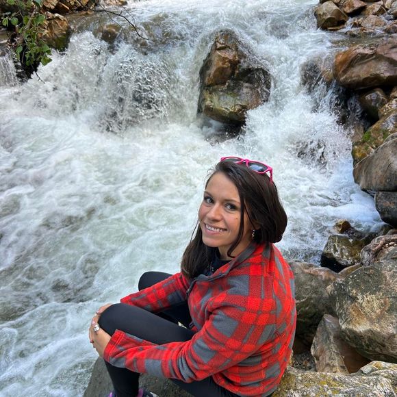 Meet your Posher, Steffanie - Picture 1 of 1